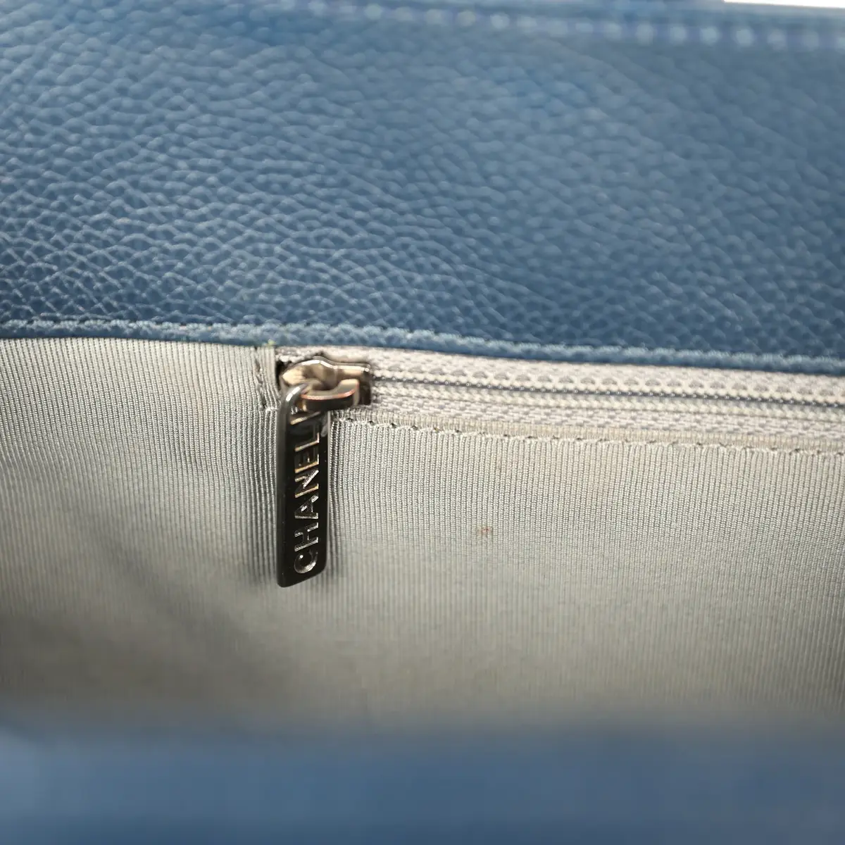 Chanel Pre-owned Chanel Medium Executive Cerf Tote Bag Navy Grained Calfskin Silver Hardware | Thumbnail 8 Chanel Pre-owned Chanel Medium Executive Cerf Tote Bag Navy Grained Calfskin Silver Hardware | Thumbnail 8