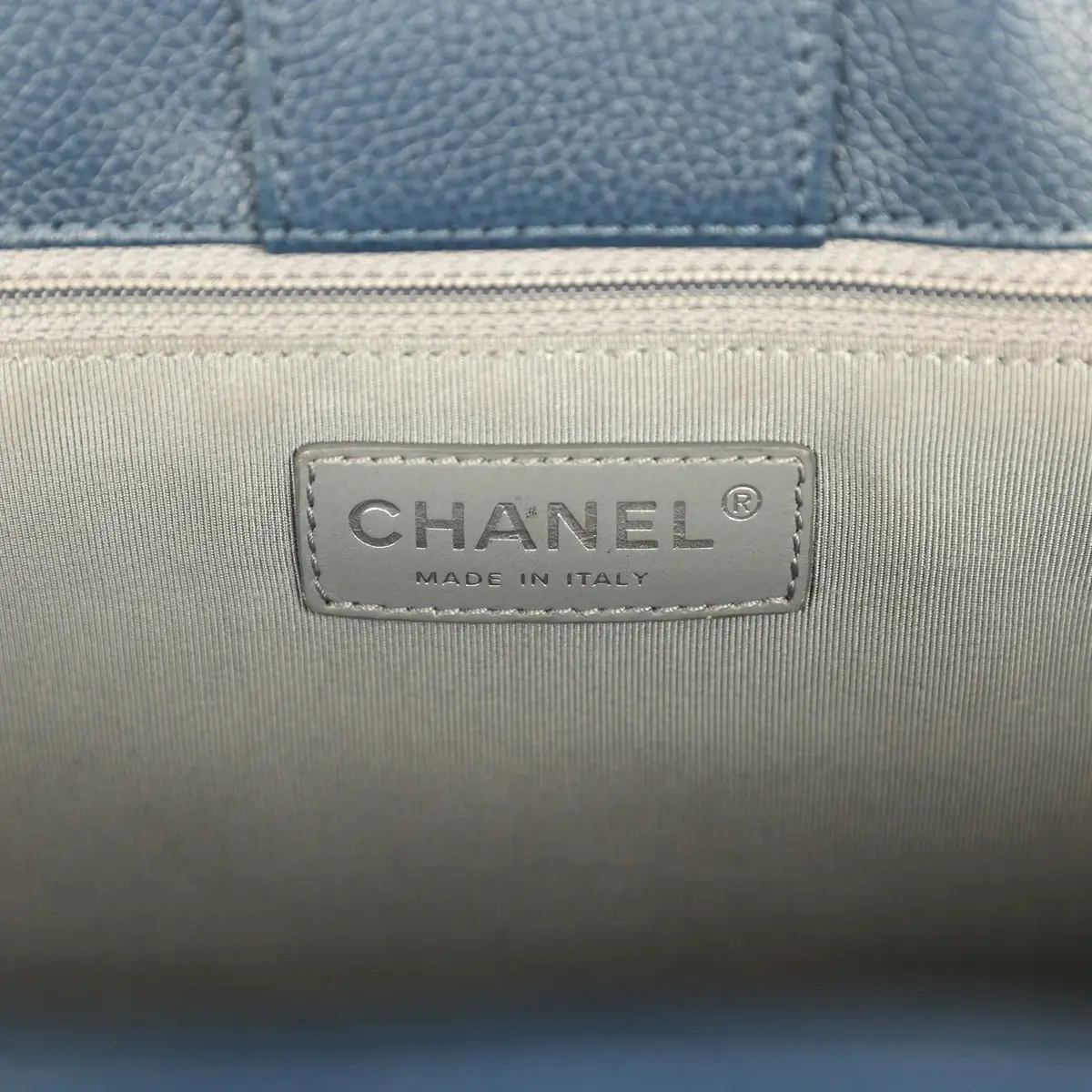 Chanel Pre-owned Chanel Medium Executive Cerf Tote Bag Navy Grained Calfskin Silver Hardware | Thumbnail 9 Chanel Pre-owned Chanel Medium Executive Cerf Tote Bag Navy Grained Calfskin Silver Hardware | Thumbnail 9