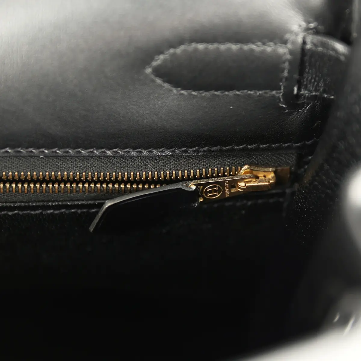 HERMÈS Vintage Hermes Kelly Retourne 32 Black Box Gold Hardware | Thumbnail 9 HERMÈS Vintage Hermes Kelly Retourne 32 Black Box Gold Hardware | Thumbnail 9