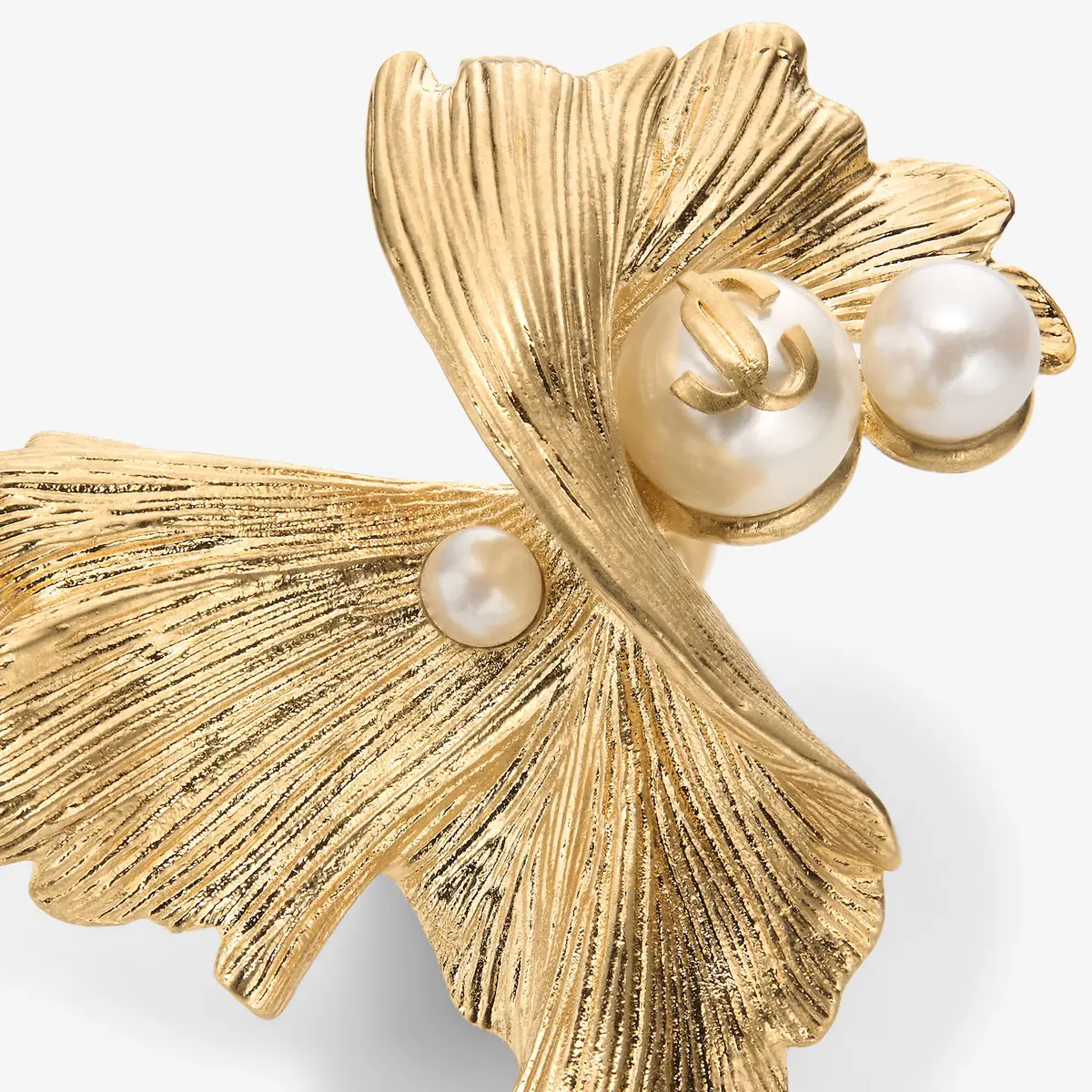 Jimmy Choo Wave Pearl Ring | Thumbnail 4