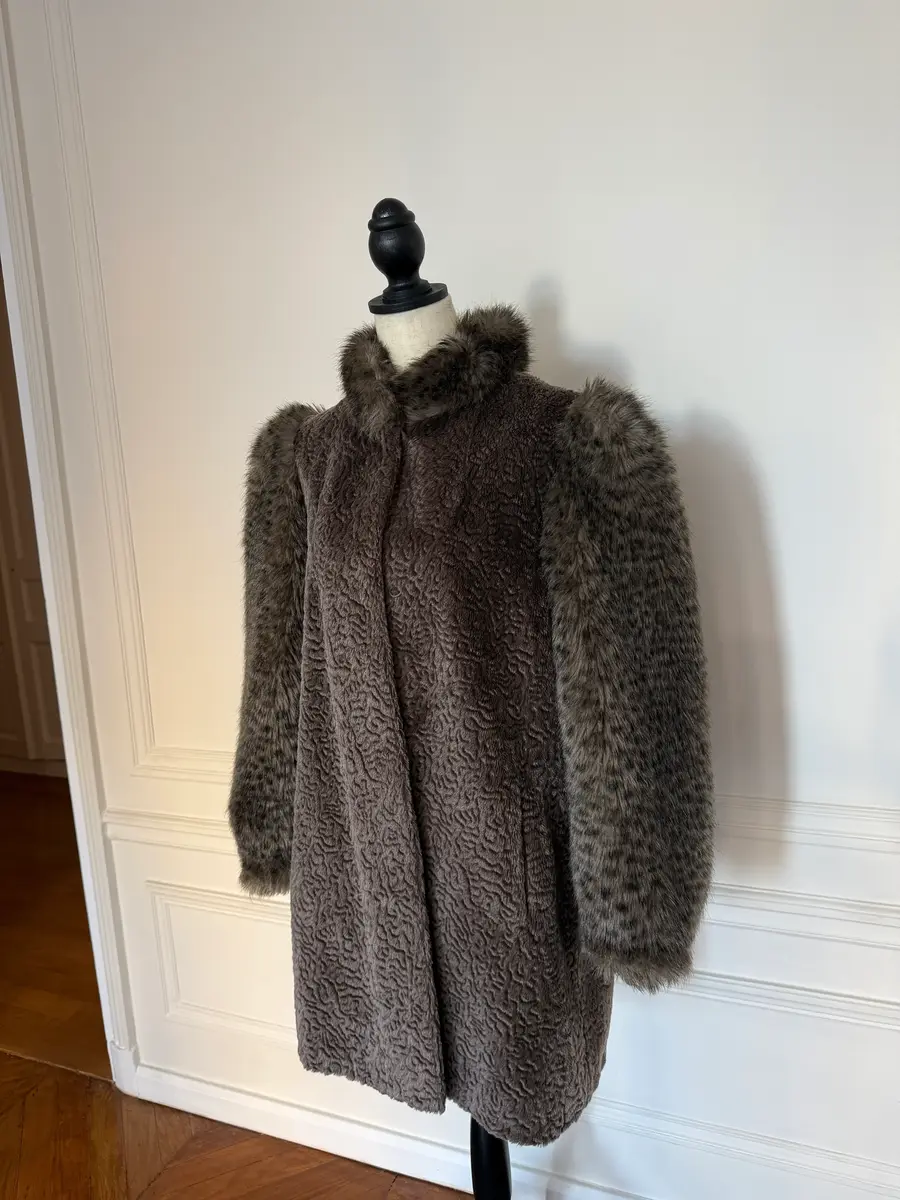 Jen Wonders Studio Taupe Faux Fur Coat | Thumbnail 3 Jen Wonders Studio Taupe Faux Fur Coat | Thumbnail 3