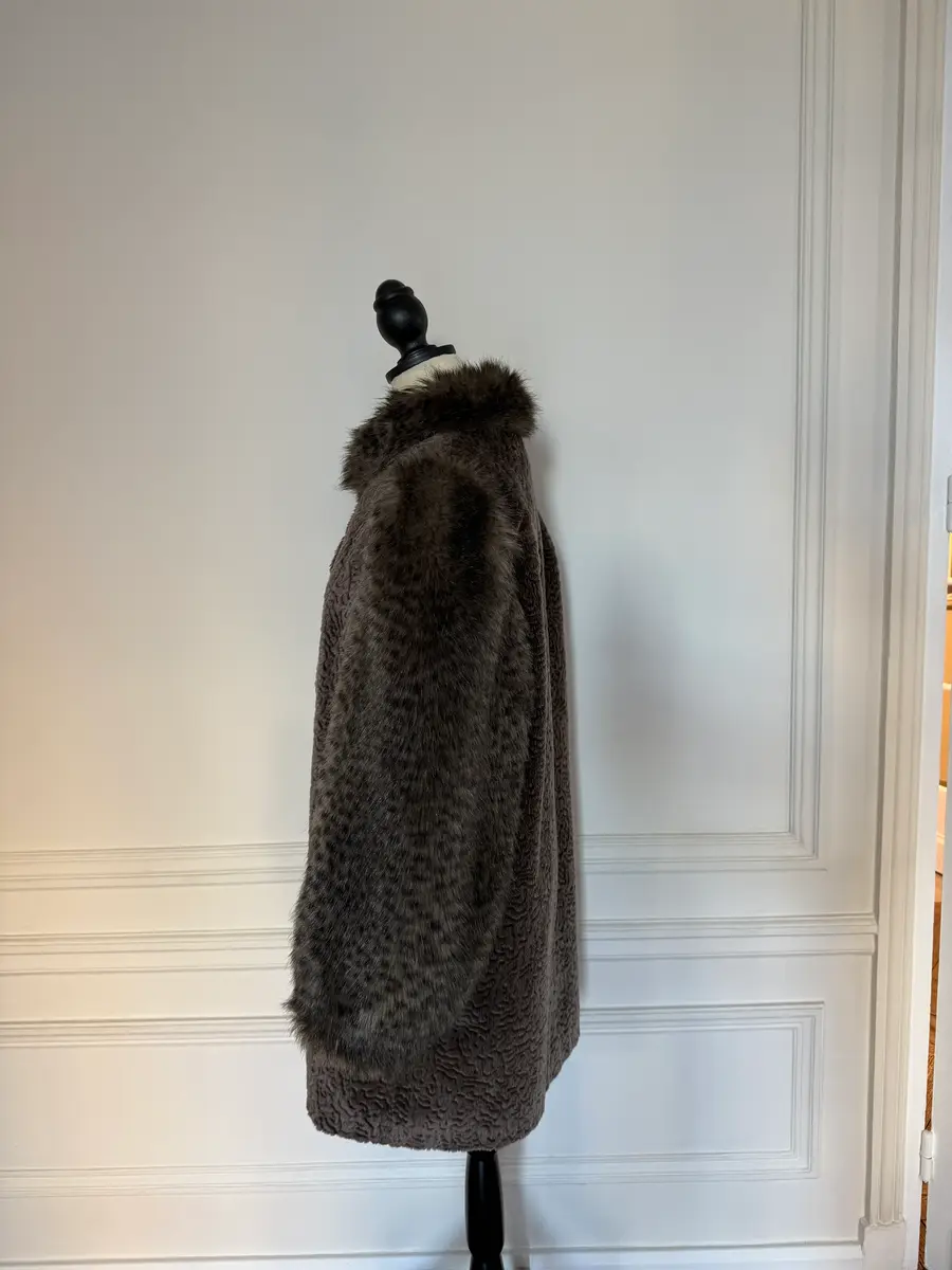Jen Wonders Studio Taupe Faux Fur Coat | Thumbnail 8 Jen Wonders Studio Taupe Faux Fur Coat | Thumbnail 8