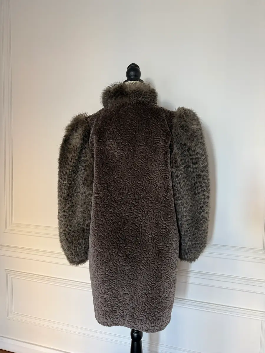 Jen Wonders Studio Taupe Faux Fur Coat | Thumbnail 9 Jen Wonders Studio Taupe Faux Fur Coat | Thumbnail 9