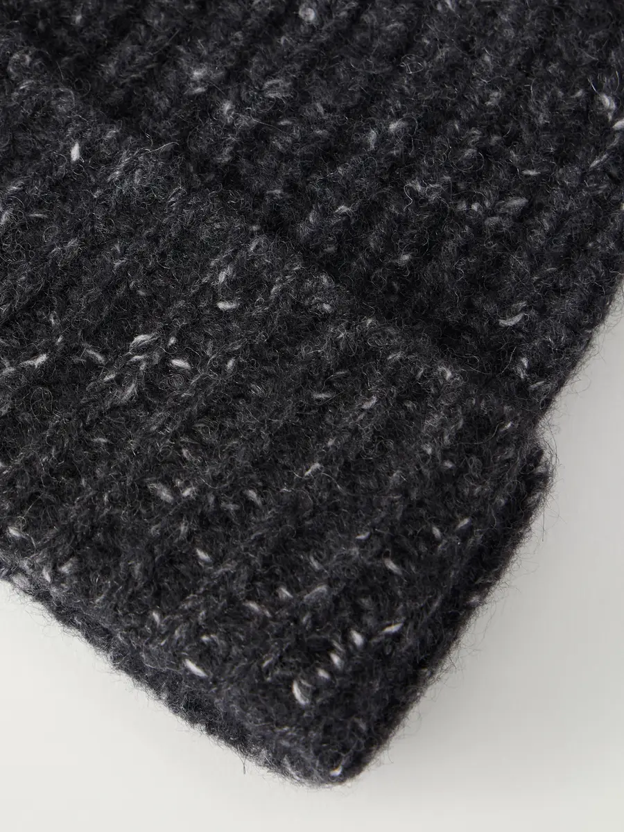 Auralee Ribbed Cashmere Beanie - Men | Thumbnail 4