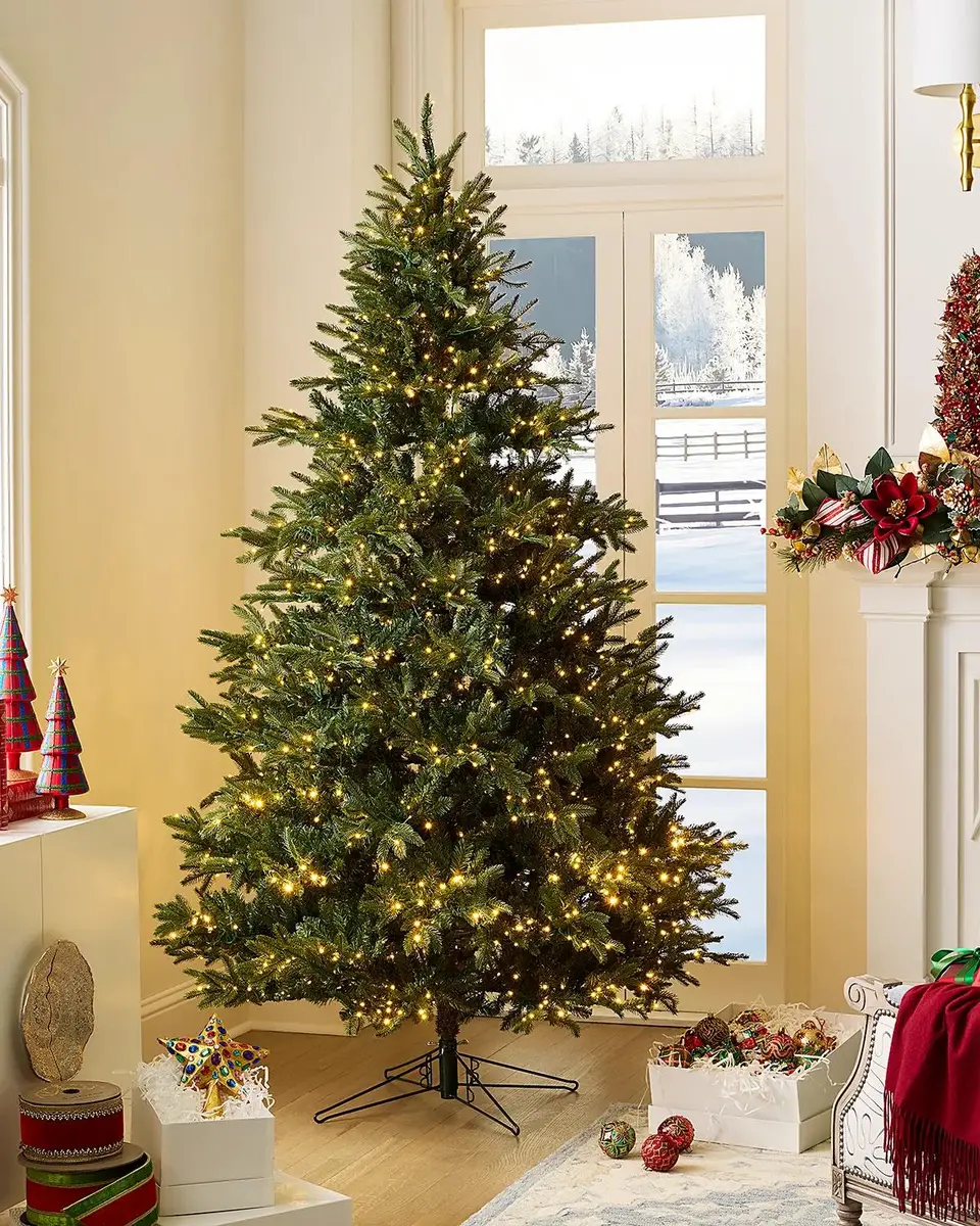 Barcana 7.5 ' Alaskan Fir Deluxe Pre-Lit Christmas Tree with 8 Light Functions | Thumbnail 2 Barcana 7.5 ' Alaskan Fir Deluxe Pre-Lit Christmas Tree with 8 Light Functions | Thumbnail 2