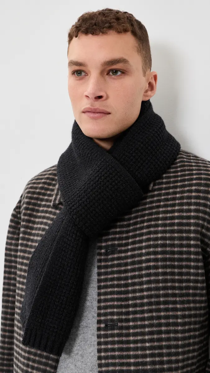 Faherty Jackson Scarf | Thumbnail 3 Faherty Jackson Scarf | Thumbnail 3