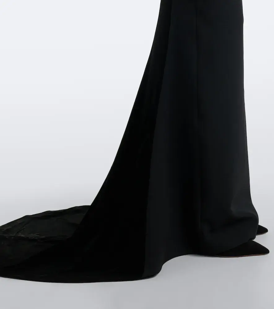 Safiyaa Pazienza crêpe and velvet gown | Thumbnail 5 Safiyaa Pazienza crêpe and velvet gown | Thumbnail 5