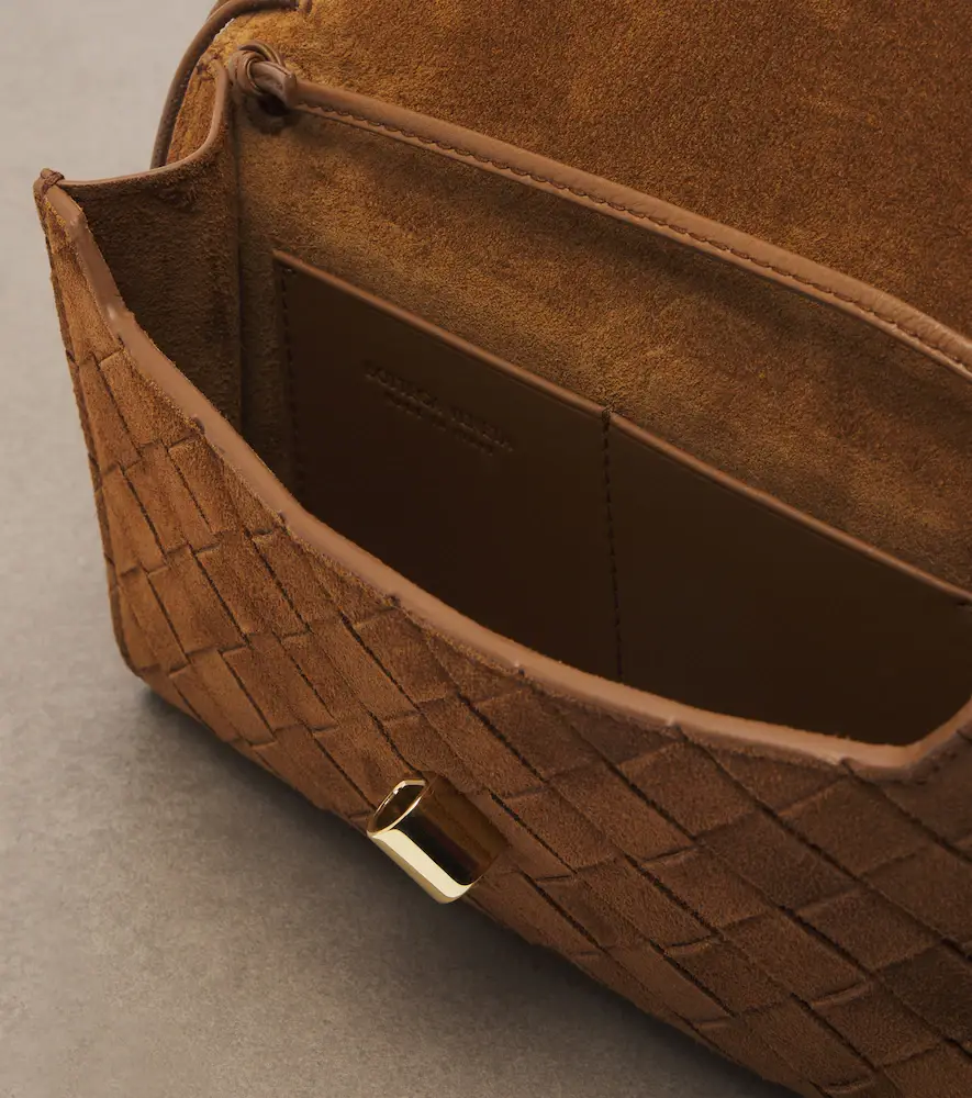 Bottega Veneta Andiamo Intrecciato suede pouch with strap | Thumbnail 3