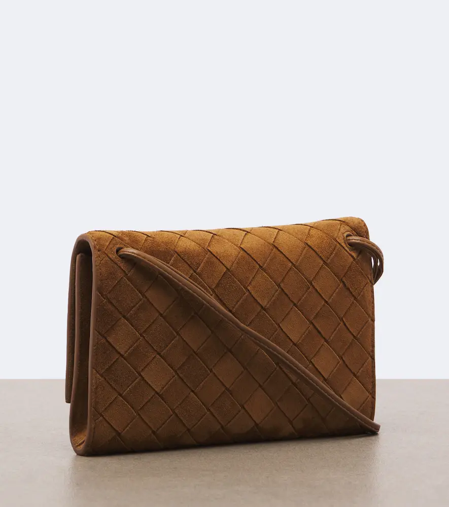 Bottega Veneta Andiamo Intrecciato suede pouch with strap | Thumbnail 4