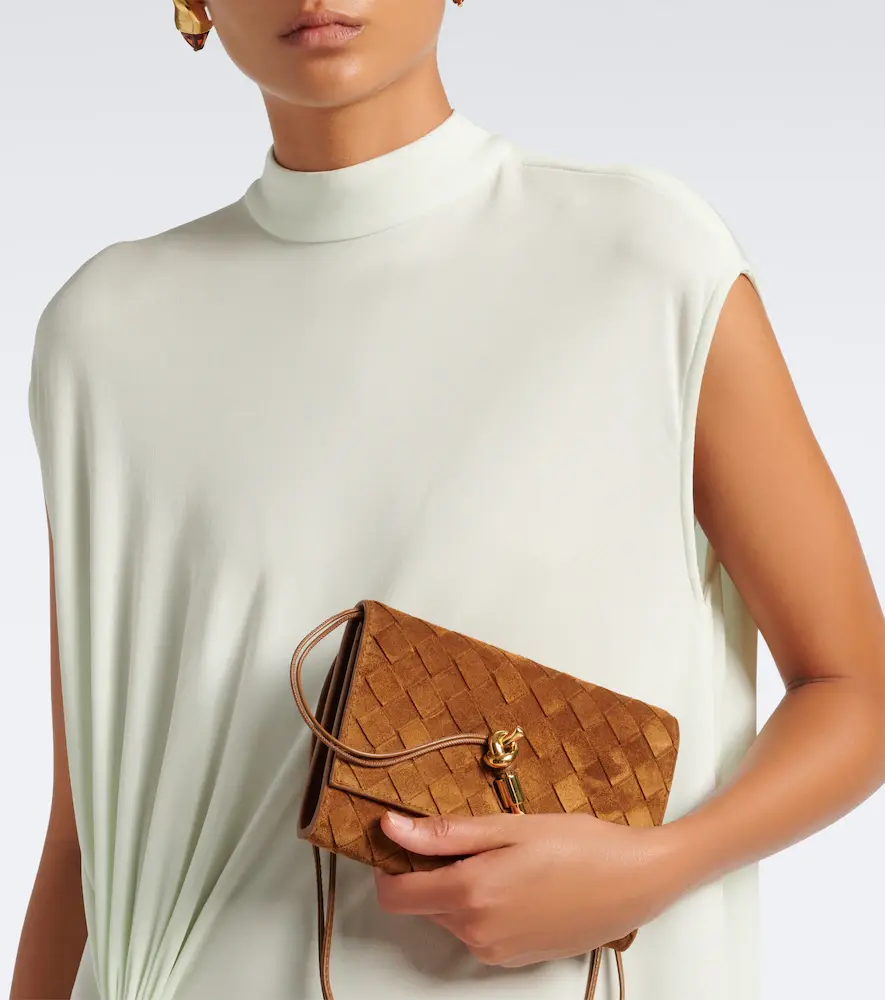 Bottega Veneta Andiamo Intrecciato suede pouch with strap | Thumbnail 6