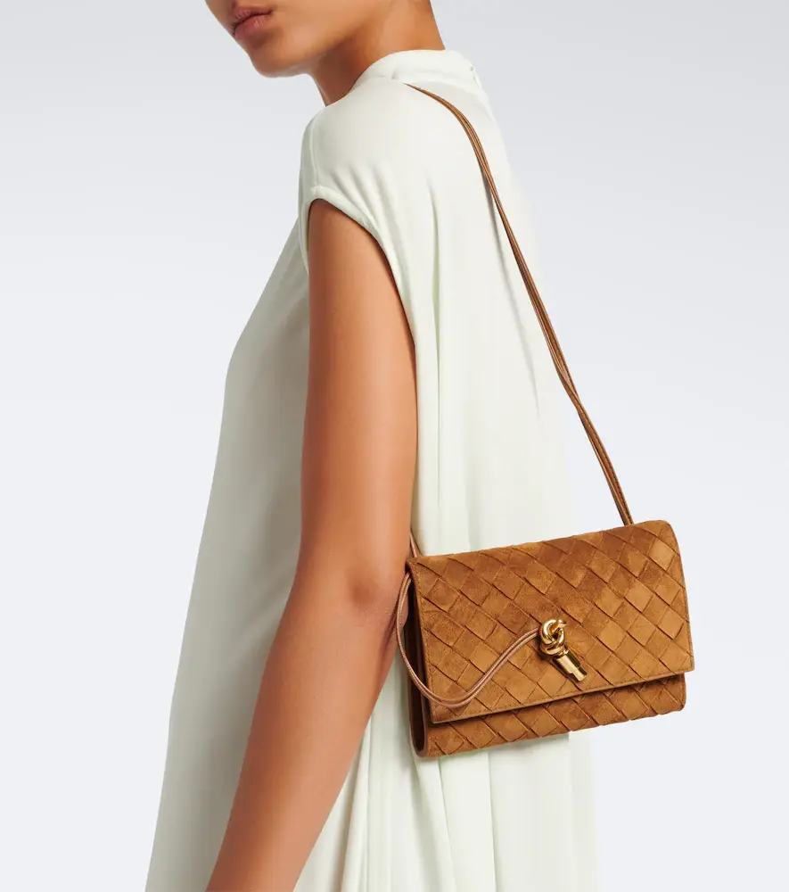 Bottega Veneta Andiamo Intrecciato suede pouch with strap | Thumbnail 7