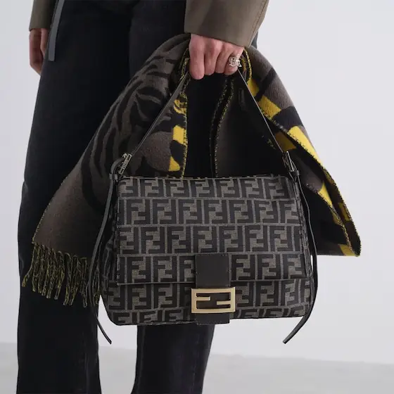 Fendi Flap 26235 bag with a soft trapeze silhouette, decorated | Thumbnail 9 Fendi Flap 26235 bag with a soft trapeze silhouette, decorated | Thumbnail 9