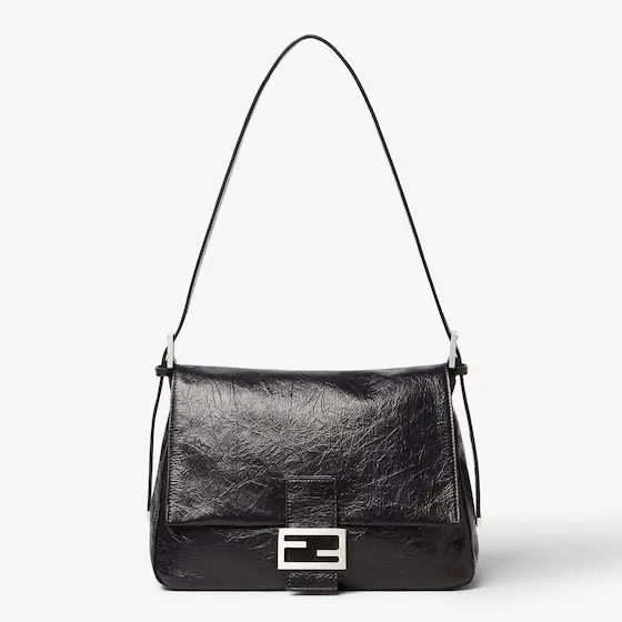Fendi Flap 26235 bag in a soft trapezoid shape is a tribute | Thumbnail 2 Fendi Flap 26235 bag in a soft trapezoid shape is a tribute | Thumbnail 2