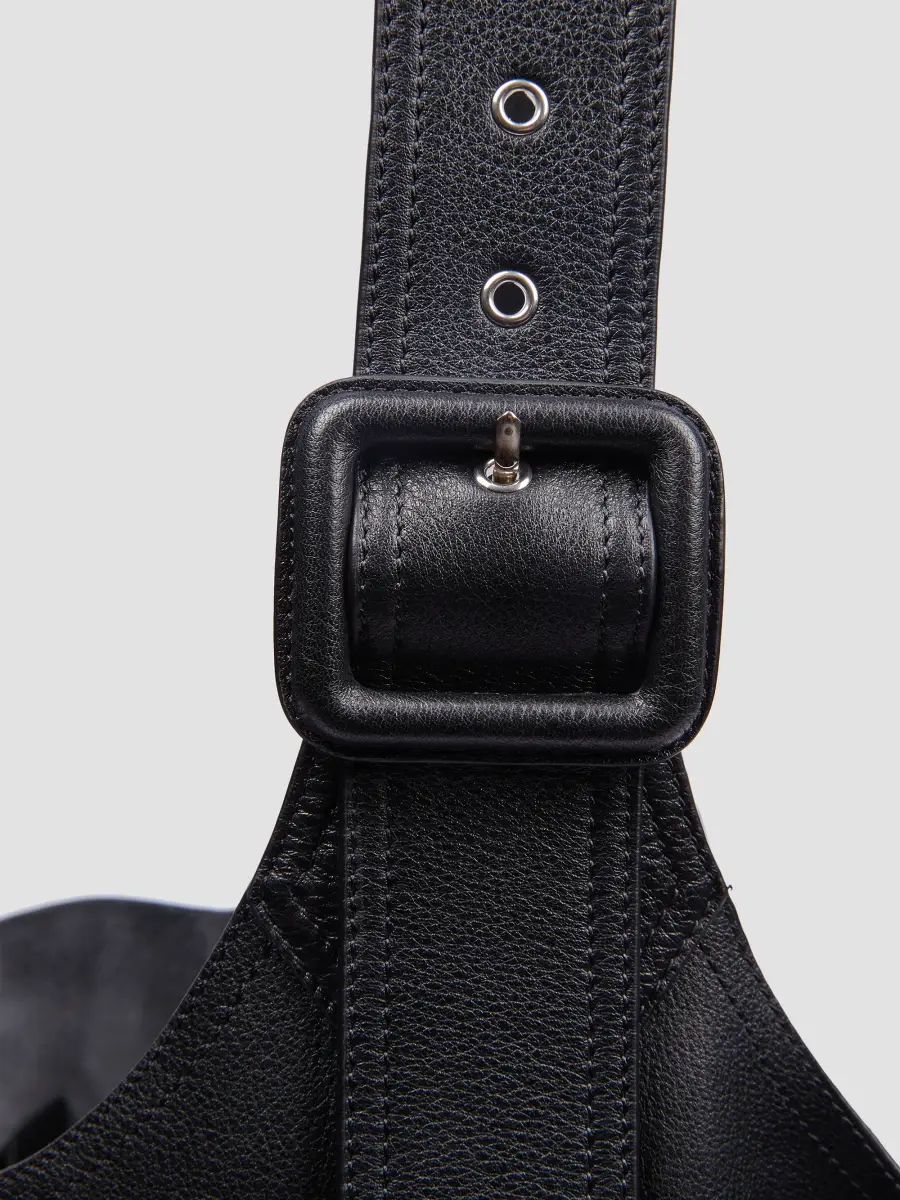 AMI PARIS Men's Etienne Leather Crossbody Bag | Thumbnail 7 AMI PARIS Men's Etienne Leather Crossbody Bag | Thumbnail 7