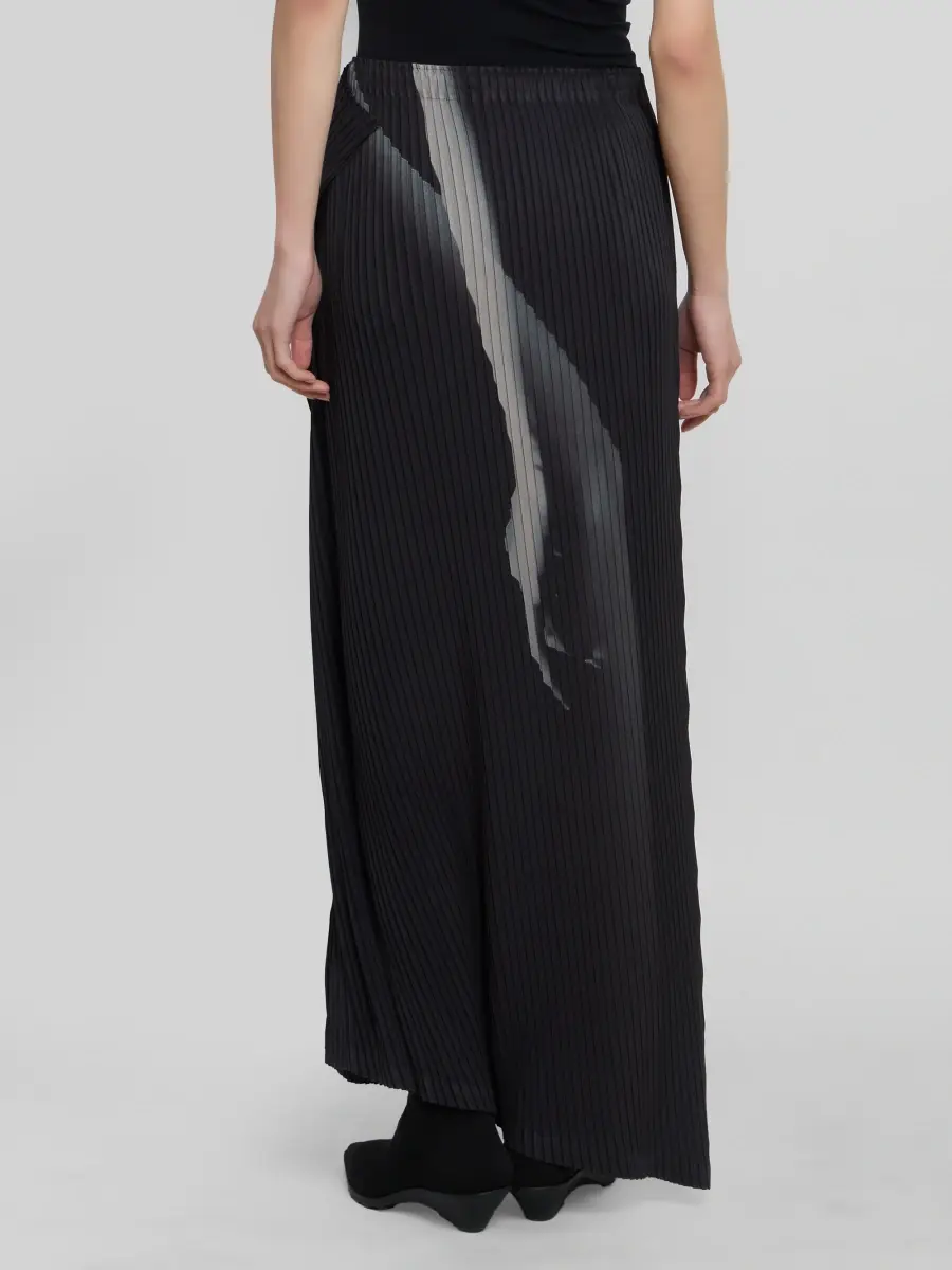 Issey Miyake Women's Hands of Lover Pleated A-Line Maxi Skirt | Thumbnail 3 Issey Miyake Women's Hands of Lover Pleated A-Line Maxi Skirt | Thumbnail 3