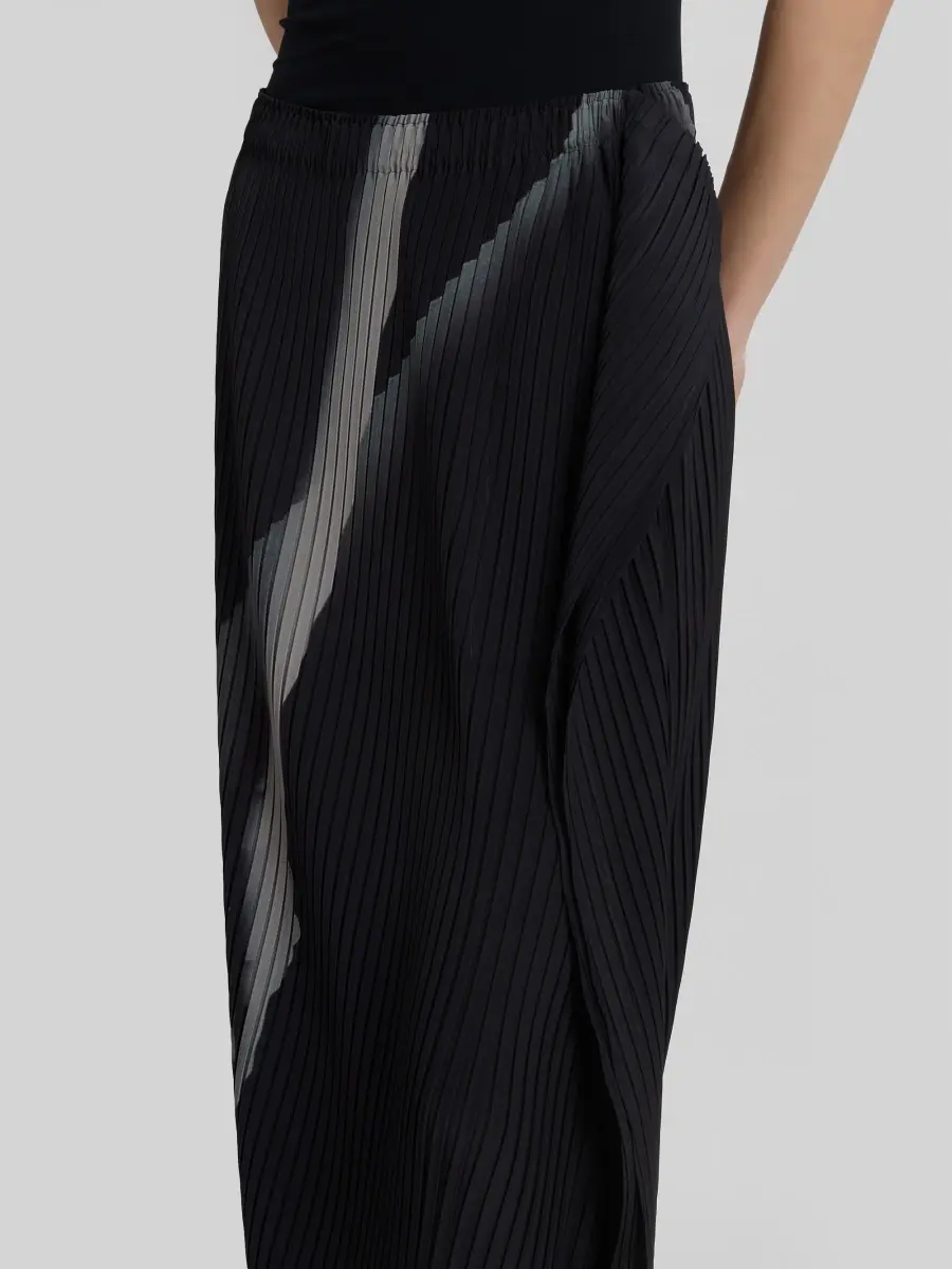Issey Miyake Women's Hands of Lover Pleated A-Line Maxi Skirt | Thumbnail 5 Issey Miyake Women's Hands of Lover Pleated A-Line Maxi Skirt | Thumbnail 5
