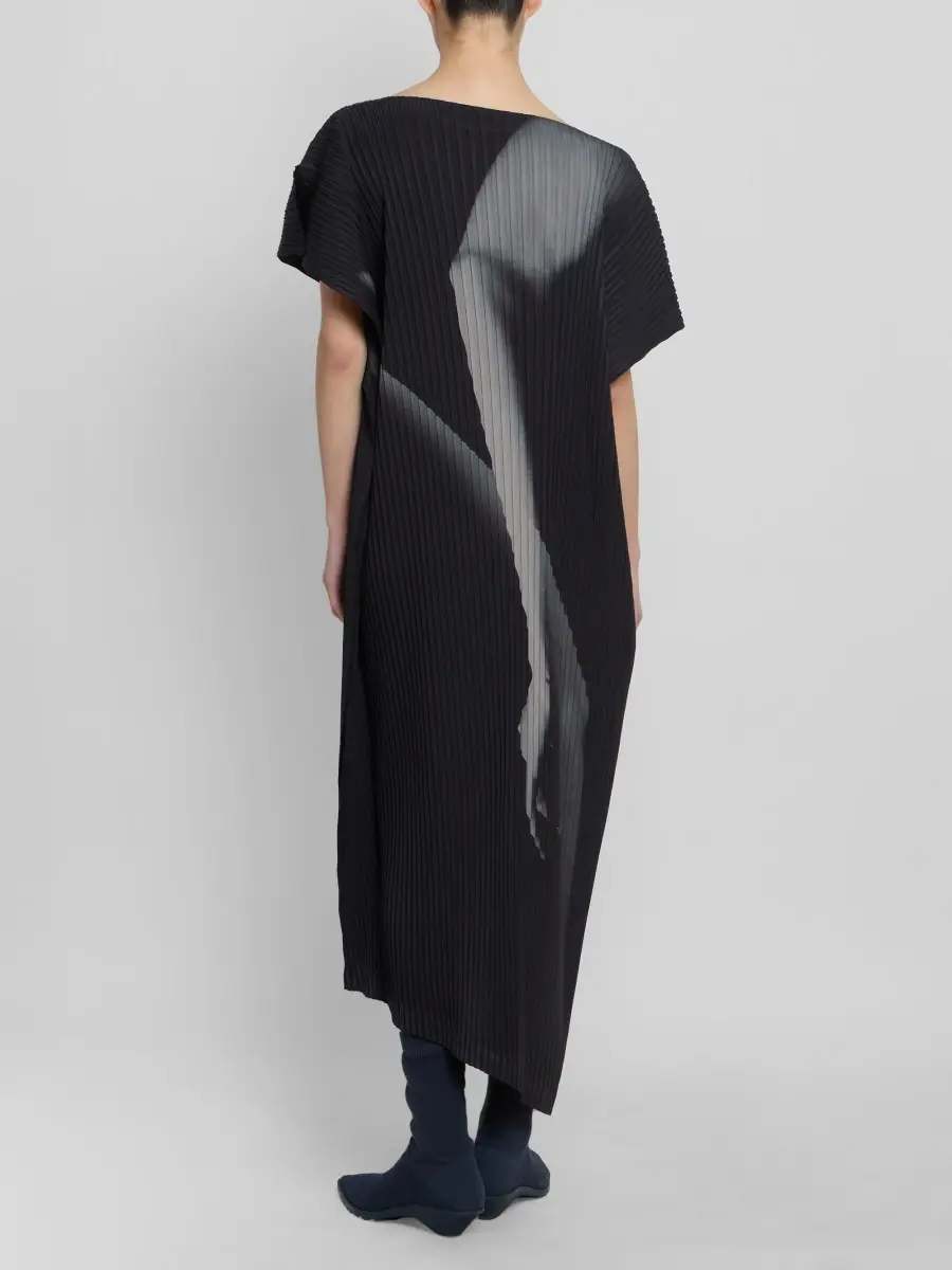 Issey Miyake Women's Hands of Lover Pleated Shift Midi Dress | Thumbnail 3 Issey Miyake Women's Hands of Lover Pleated Shift Midi Dress | Thumbnail 3