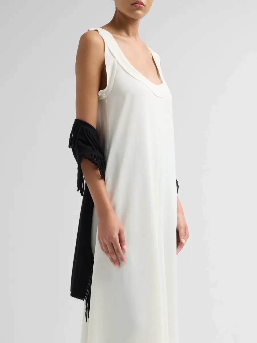 TOTEME Women's Cashmere Tassel Scarf | Thumbnail 3