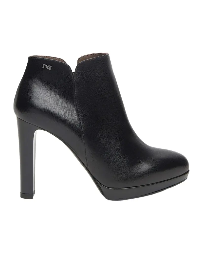 Leather Block-Heel Ankle Booties Leather Block-Heel Ankle Booties