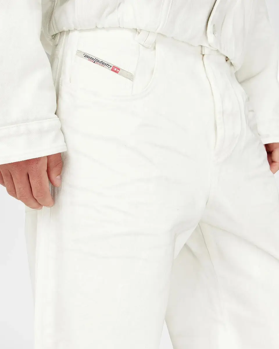 Diesel Men's 1982 Hakou White Denim Wide-Leg Jeans | Thumbnail 5