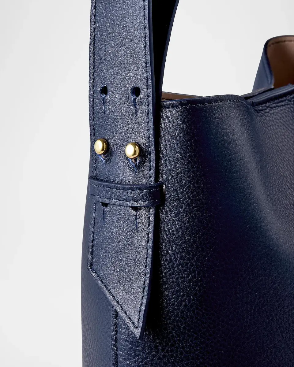 GiGi New York Melissa Bamber X : The Equestrian Edition Graceful Horse Selena Leather Bucket Bag | Thumbnail 4 GiGi New York Melissa Bamber X : The Equestrian Edition Graceful Horse Selena Leather Bucket Bag | Thumbnail 4