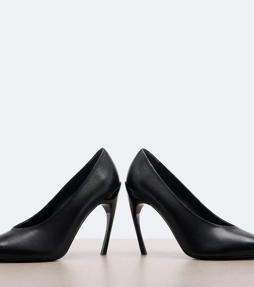 Roger Vivier Choc leather pumps | Thumbnail 2 Roger Vivier Choc leather pumps | Thumbnail 2