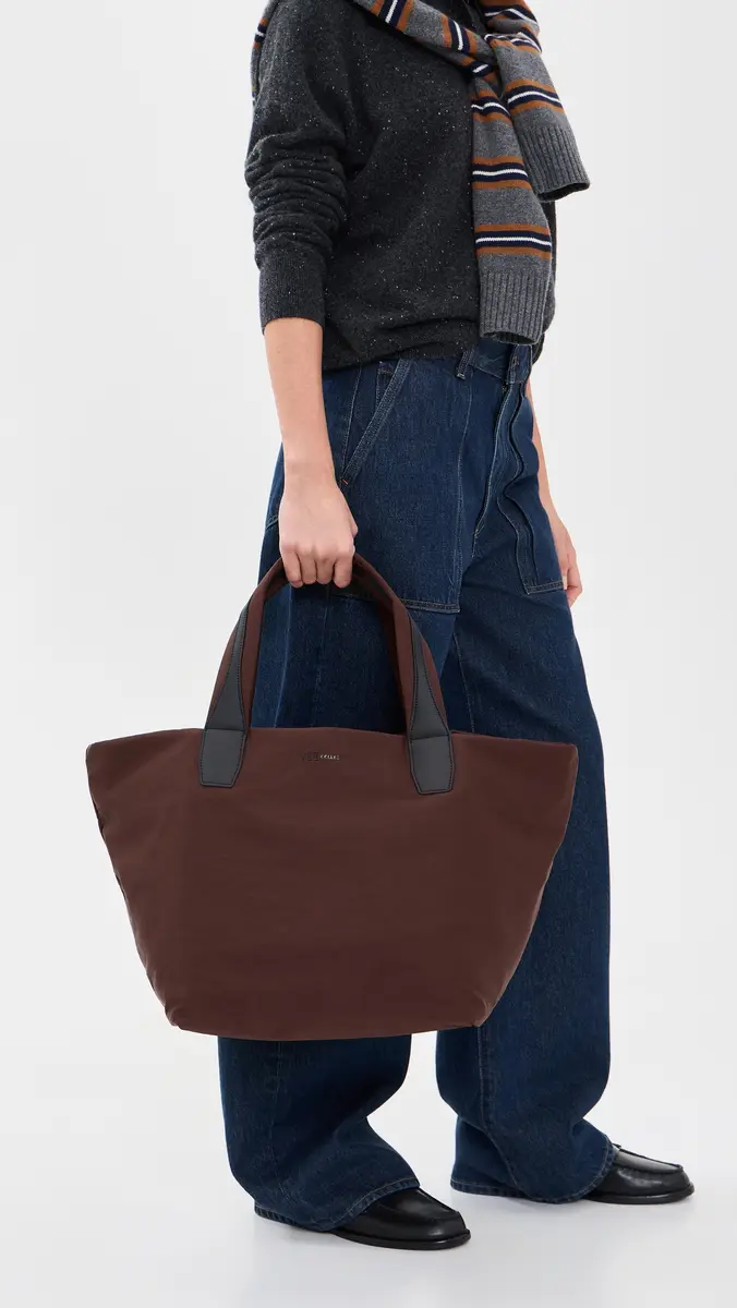 Vee Collective Essence Medium Tote | Thumbnail 3