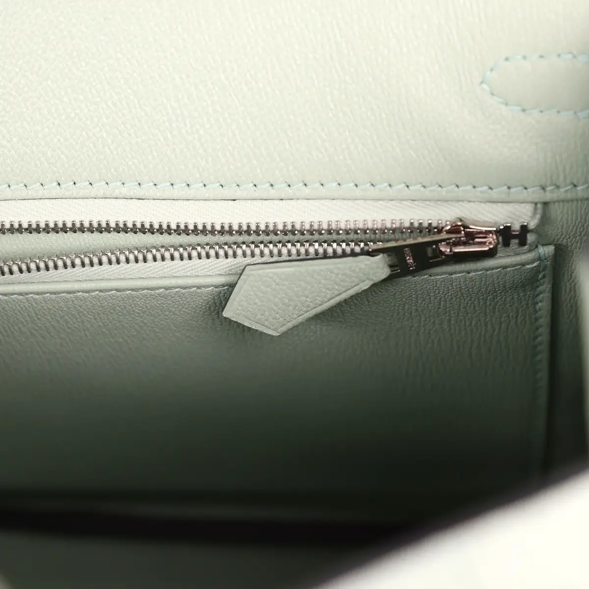 HERMÈS Hermes Birkin 25 Vert D'Eau Matte Alligator Palladium Hardware | Thumbnail 9 HERMÈS Hermes Birkin 25 Vert D'Eau Matte Alligator Palladium Hardware | Thumbnail 9