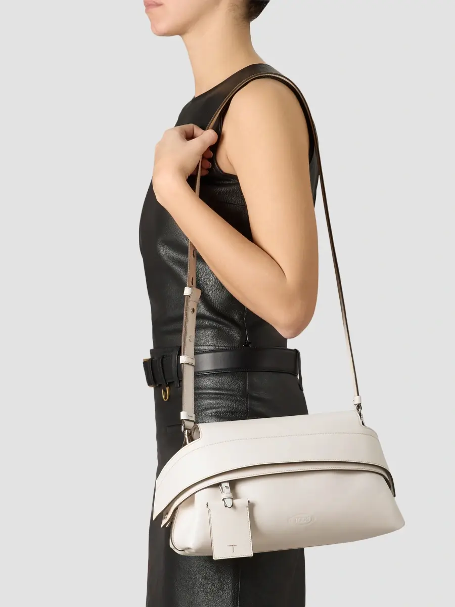 Tod's Women's Small Leather Wave Pouch | Thumbnail 3