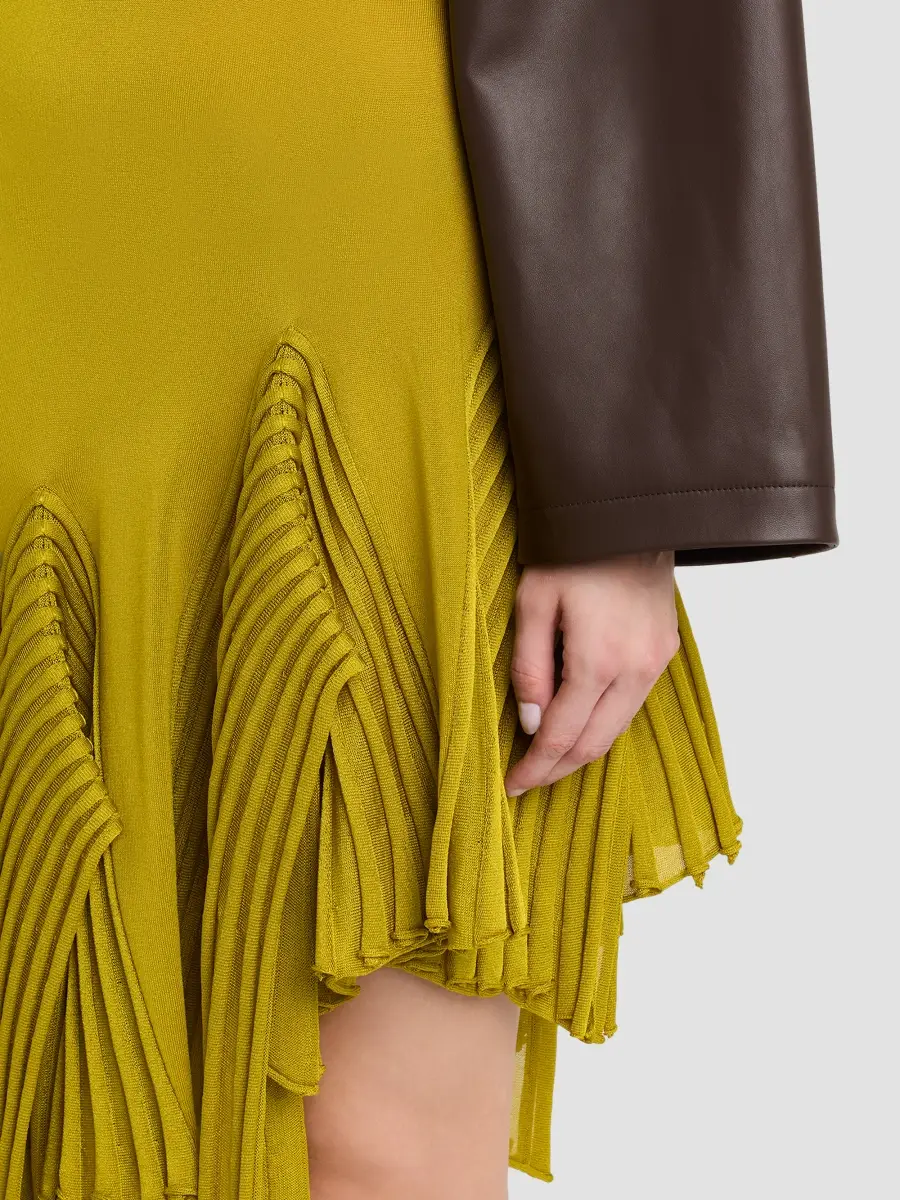 Alaïa Women's Asymmetric Pleated Godet Midi Skirt | Thumbnail 5 Alaïa Women's Asymmetric Pleated Godet Midi Skirt | Thumbnail 5