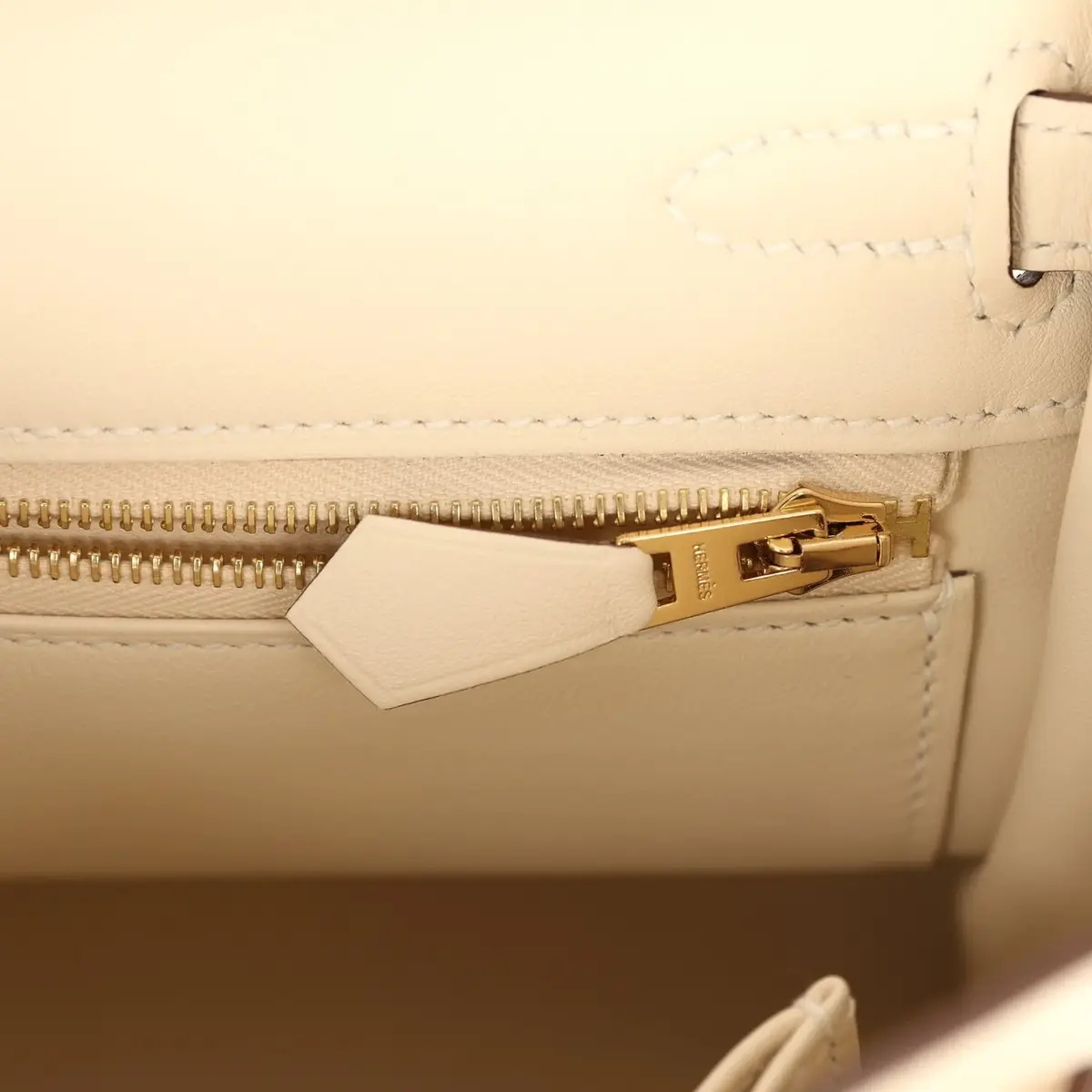 HERMÈS Hermes Kelly Retourne 25 Nata Swift Gold Hardware | Thumbnail 9 HERMÈS Hermes Kelly Retourne 25 Nata Swift Gold Hardware | Thumbnail 9