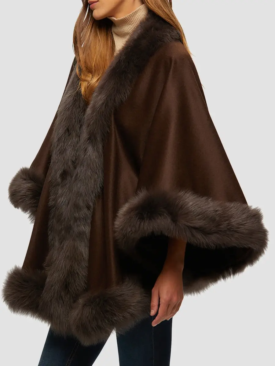 Gorski Women's Select Cashmere Capelet with Merinillo Shearling Lamb Trim | Thumbnail 3