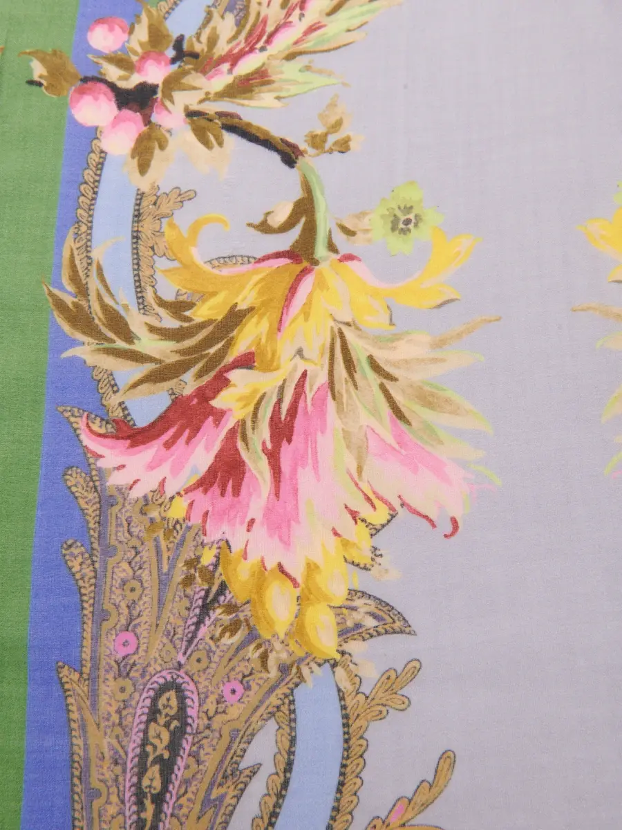 Etro Women's Printed Cashmere-Blend Scarf | Thumbnail 4 Etro Women's Printed Cashmere-Blend Scarf | Thumbnail 4