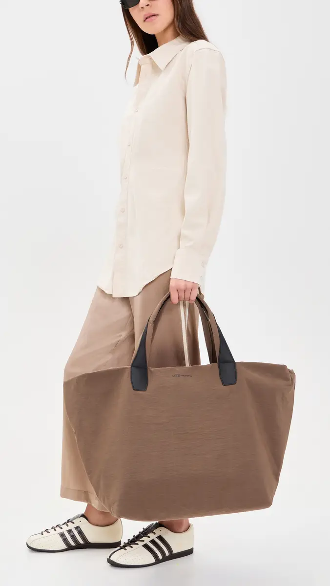 Vee Collective Essence Weekender Tote | Thumbnail 3 Vee Collective Essence Weekender Tote | Thumbnail 3