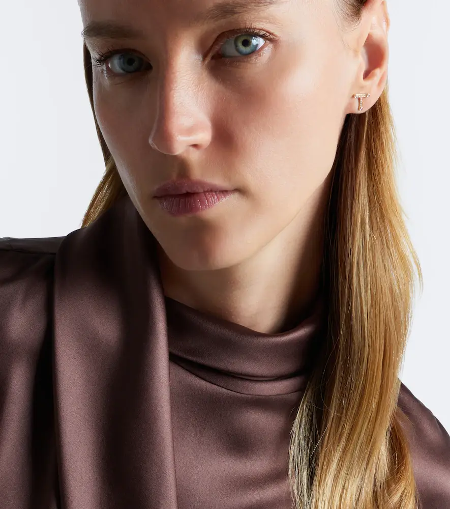 Sophie Bille Brahe Initial Petite T 18kt gold single earring with diamonds | Thumbnail 4 Sophie Bille Brahe Initial Petite T 18kt gold single earring with diamonds | Thumbnail 4