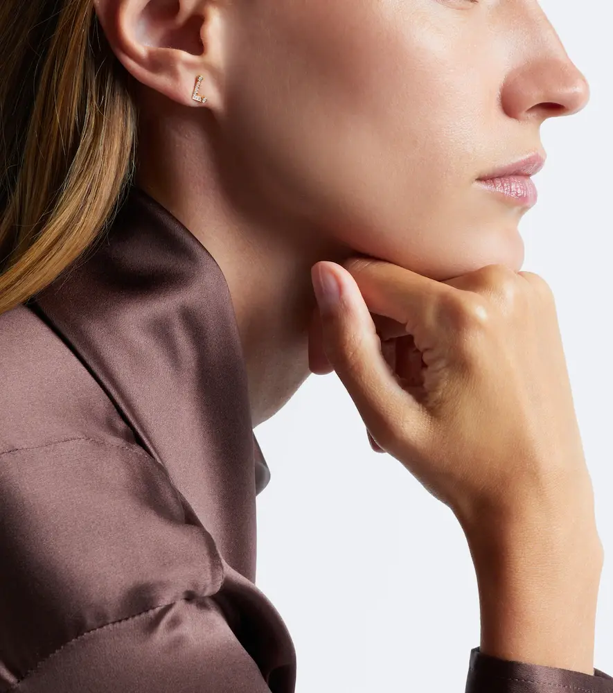 Sophie Bille Brahe Initial Petite L 18kt gold single earring with diamonds | Thumbnail 4