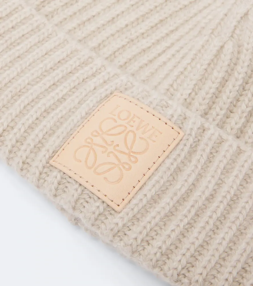 Loewe Anagram cashmere beanie | Thumbnail 3 Loewe Anagram cashmere beanie | Thumbnail 3