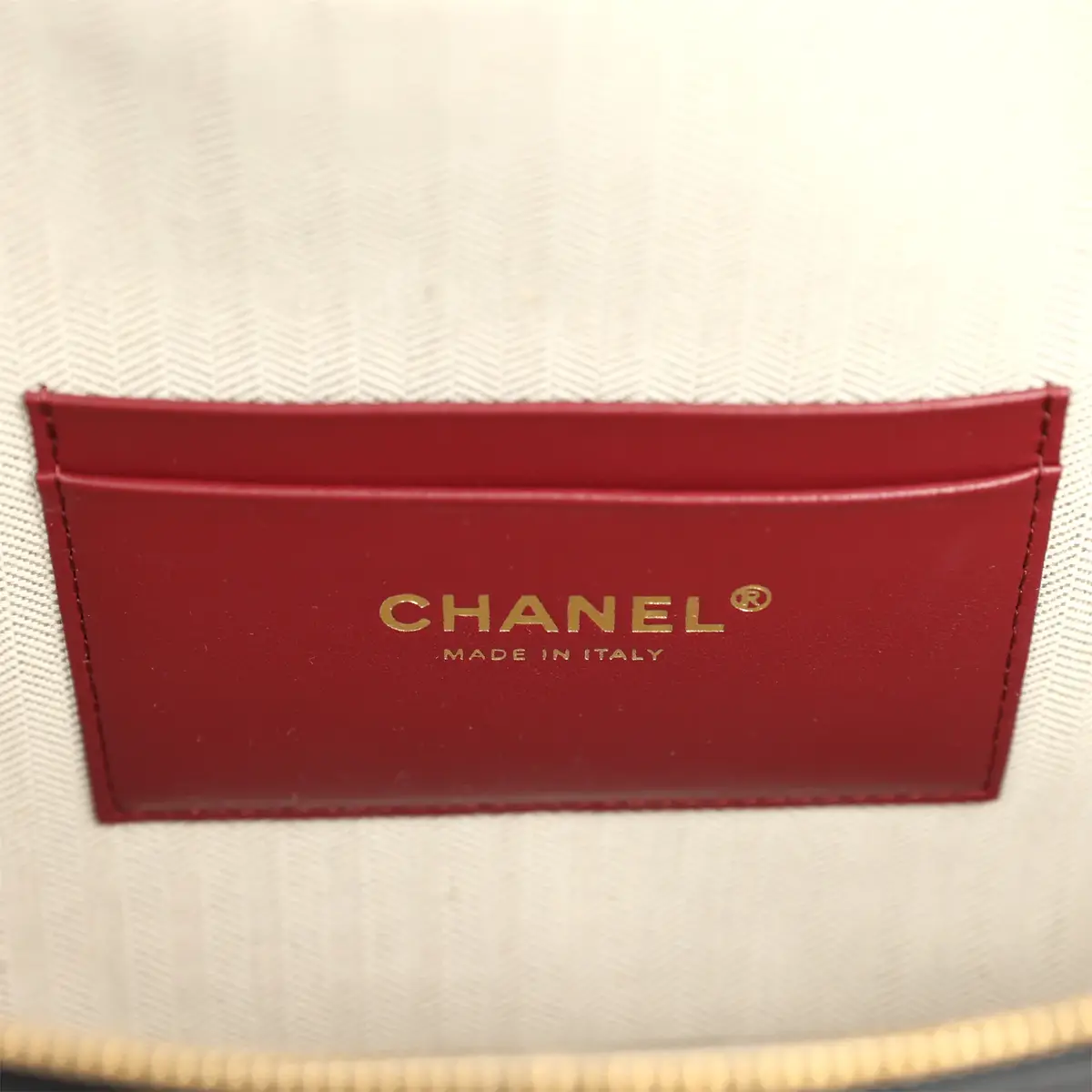 Chanel Chanel Large "Supple" Trapeze Top Handle Long Vanity Case with Chain Black Grained Calfskin Gold Hardware | Thumbnail 8 Chanel Chanel Large "Supple" Trapeze Top Handle Long Vanity Case with Chain Black Grained Calfskin Gold Hardware | Thumbnail 8