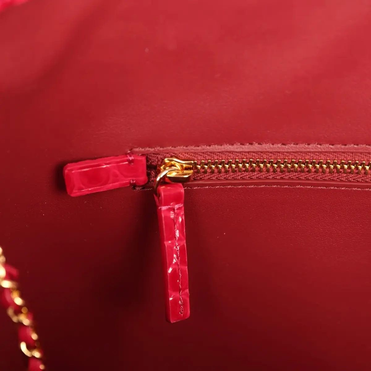 Chanel Chanel Small Cerf Shopping Bag Fuchsia Croc Embossed Calfskin Gold Hardware | Thumbnail 9