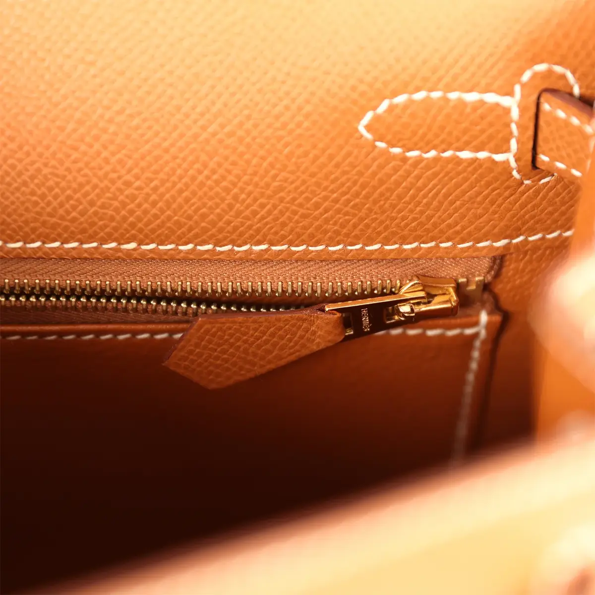 HERMÈS Pre-owned Hermes Kelly Sellier 25 Gold Epsom Gold Hardware | Thumbnail 9 HERMÈS Pre-owned Hermes Kelly Sellier 25 Gold Epsom Gold Hardware | Thumbnail 9