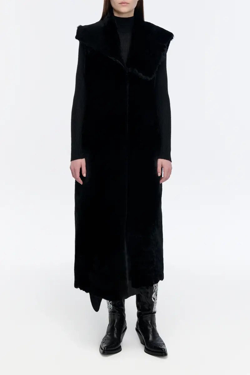 Gabriela Hearst Smith Raw Cut Coat Liner in Black Shearling | Thumbnail 3 Gabriela Hearst Smith Raw Cut Coat Liner in Black Shearling | Thumbnail 3