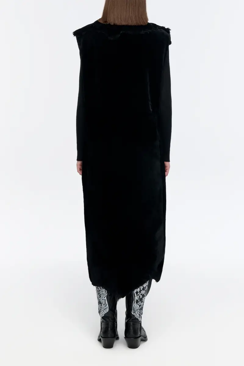 Gabriela Hearst Smith Raw Cut Coat Liner in Black Shearling | Thumbnail 5 Gabriela Hearst Smith Raw Cut Coat Liner in Black Shearling | Thumbnail 5