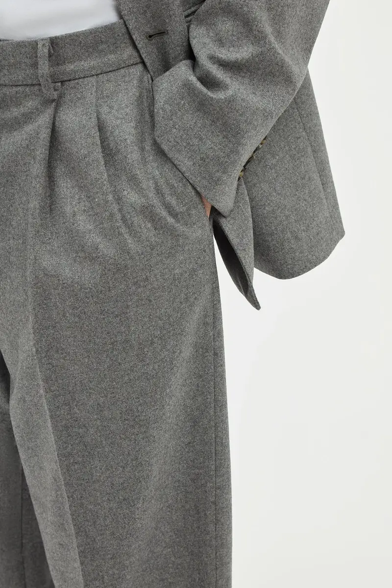 Gabriela Hearst Arthur Pleated Pant in Smoke Wool Cashmere Flannel | Thumbnail 6 Gabriela Hearst Arthur Pleated Pant in Smoke Wool Cashmere Flannel | Thumbnail 6