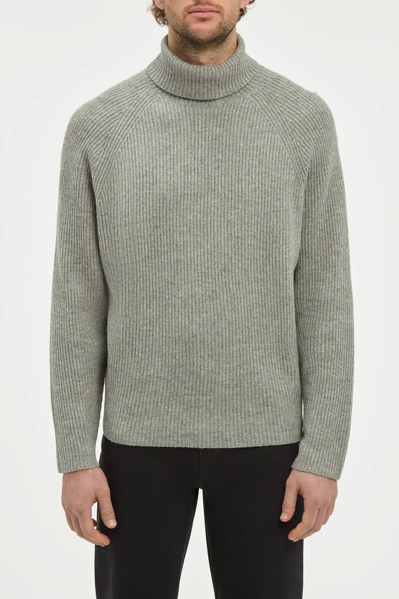 Gabriela Hearst Wigman Knit Turtleneck Sweater in Heather Grey Cashmere | Thumbnail 3 Gabriela Hearst Wigman Knit Turtleneck Sweater in Heather Grey Cashmere | Thumbnail 3