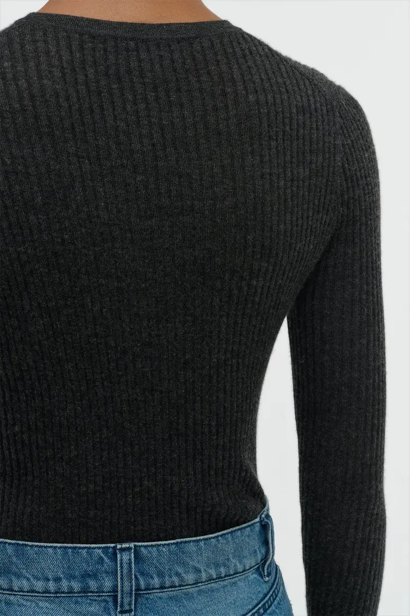 Gabriela Hearst Browning Knit Sweater in Charcoal Cashmere Silk | Thumbnail 4 Gabriela Hearst Browning Knit Sweater in Charcoal Cashmere Silk | Thumbnail 4