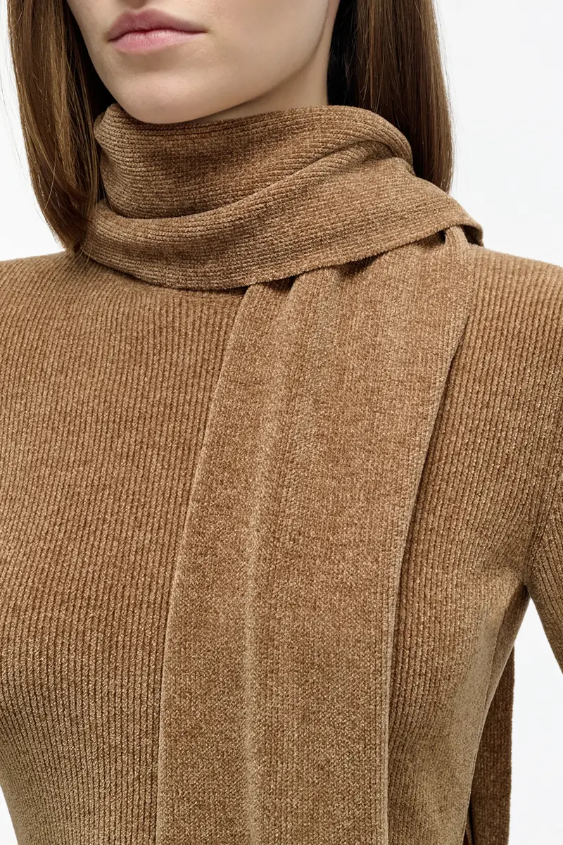 Gabriela Hearst Solus Knit Scarf in Camel Silk | Thumbnail 2 Gabriela Hearst Solus Knit Scarf in Camel Silk | Thumbnail 2