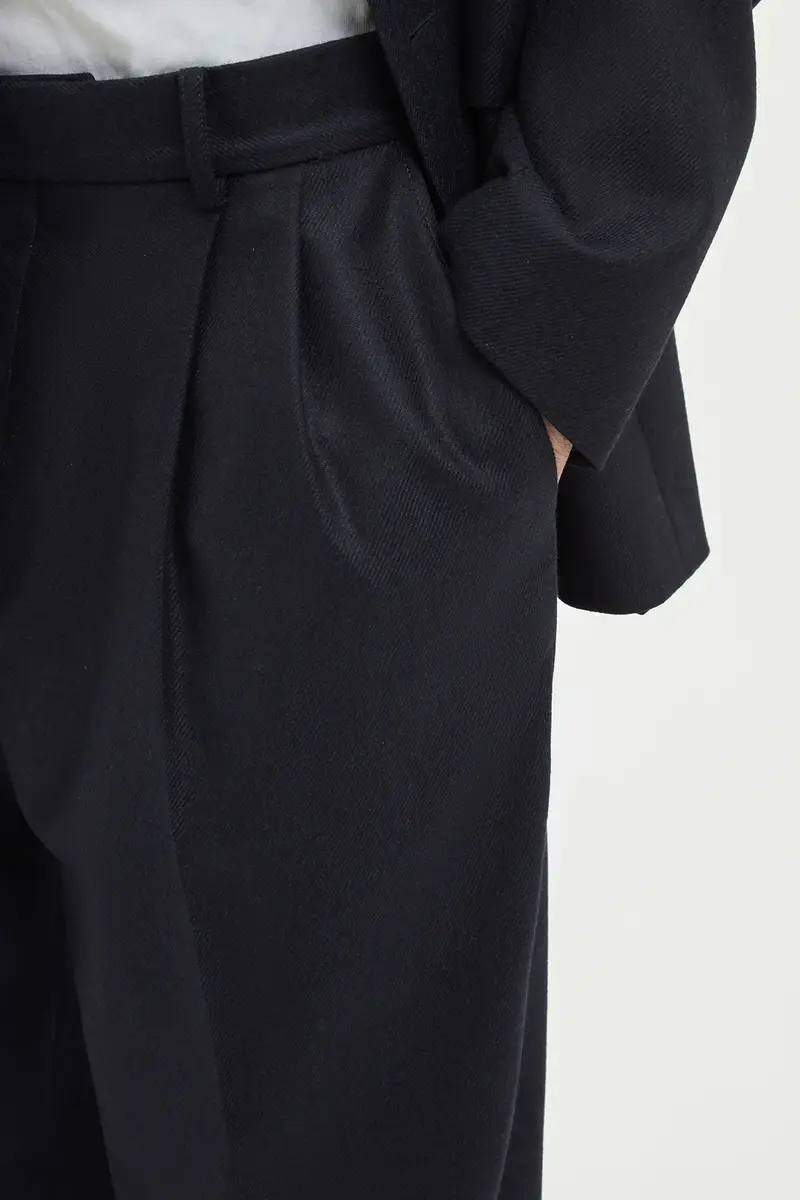 Gabriela Hearst Arthur Pleated Pant in Dark Navy Wool Cashmere Flannel | Thumbnail 5 Gabriela Hearst Arthur Pleated Pant in Dark Navy Wool Cashmere Flannel | Thumbnail 5