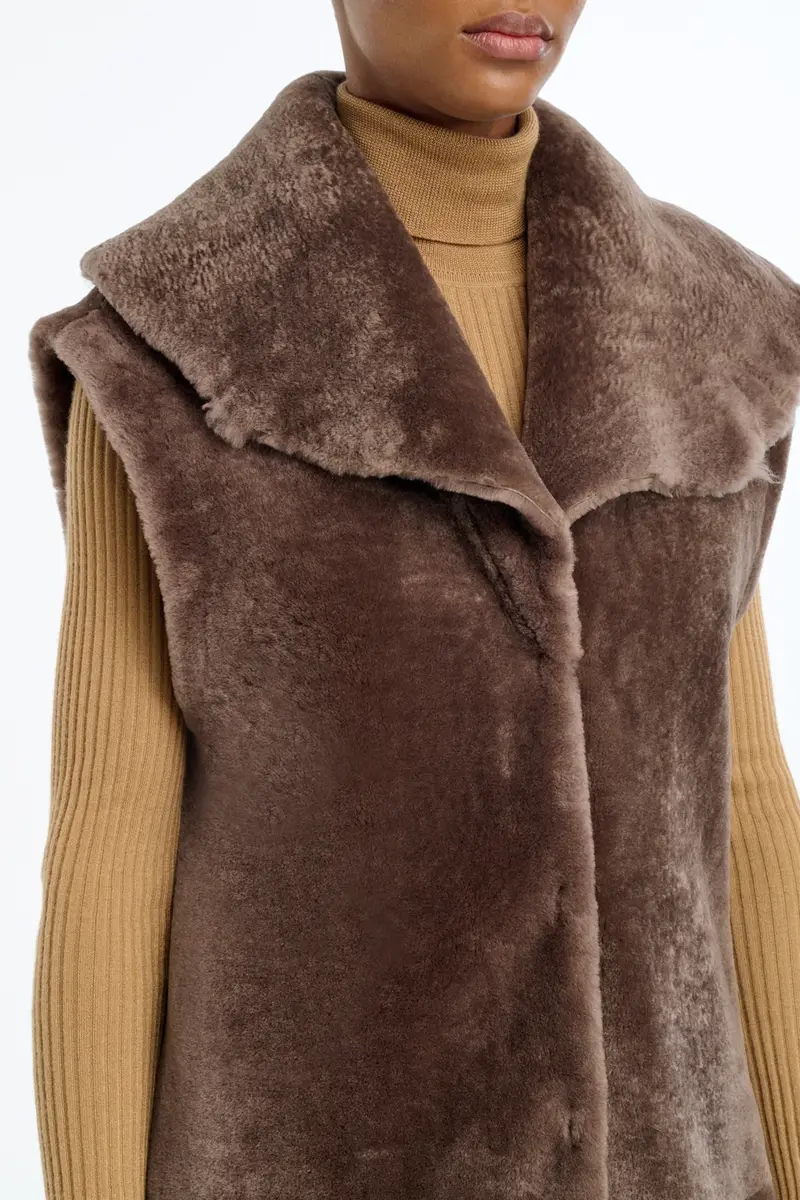 Gabriela Hearst Smith Raw Cut Coat Liner in Mocha Shearling | Thumbnail 7 Gabriela Hearst Smith Raw Cut Coat Liner in Mocha Shearling | Thumbnail 7