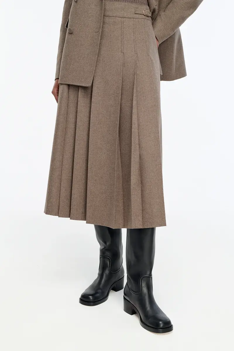 Gabriela Hearst Wesley Pleated Skirt in Walnut Wool Cashmere Flannel | Thumbnail 5