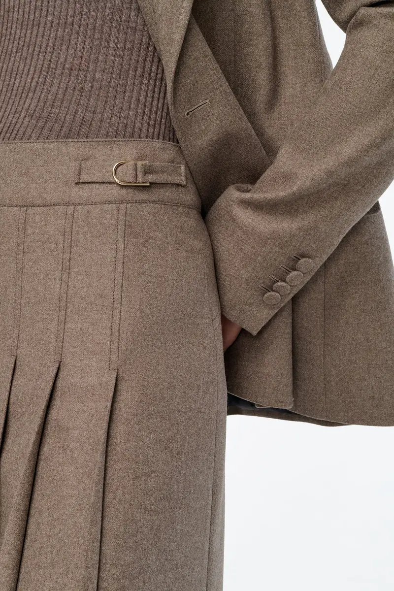 Gabriela Hearst Wesley Pleated Skirt in Walnut Wool Cashmere Flannel | Thumbnail 6